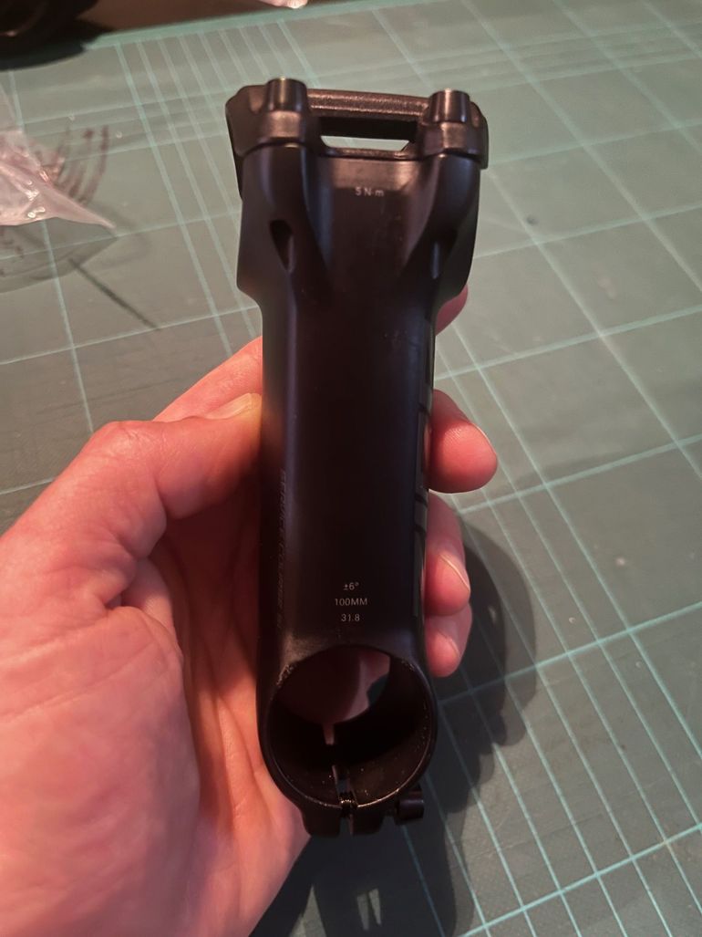 麦*茶様 ZIPP Service Course SL ブラック 6° 100m Zipp Service Course 6 Degree Stem | Sigma Sports