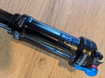 Used Fox Float DPS Performance 3-pos 230x60 2022 bike — image 2 of 3