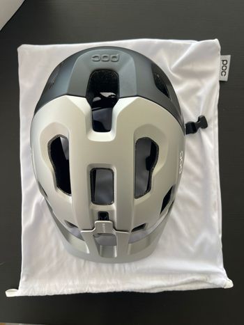 Used POC Axion 2024 bike — image 4 of 7
