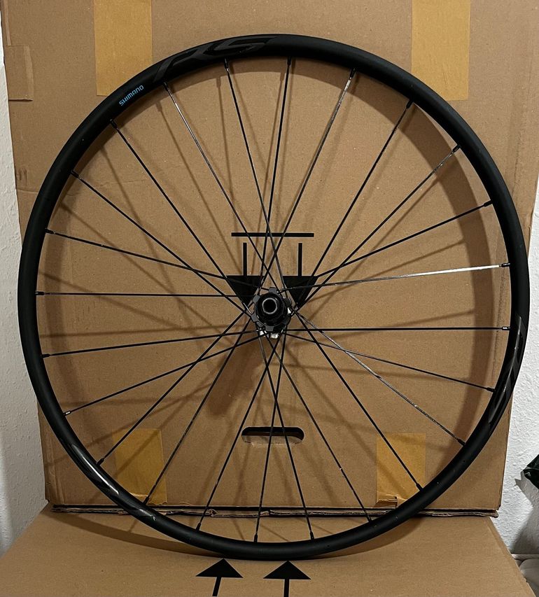 Used Shimano RS370 2017 bike — image 2 of 9