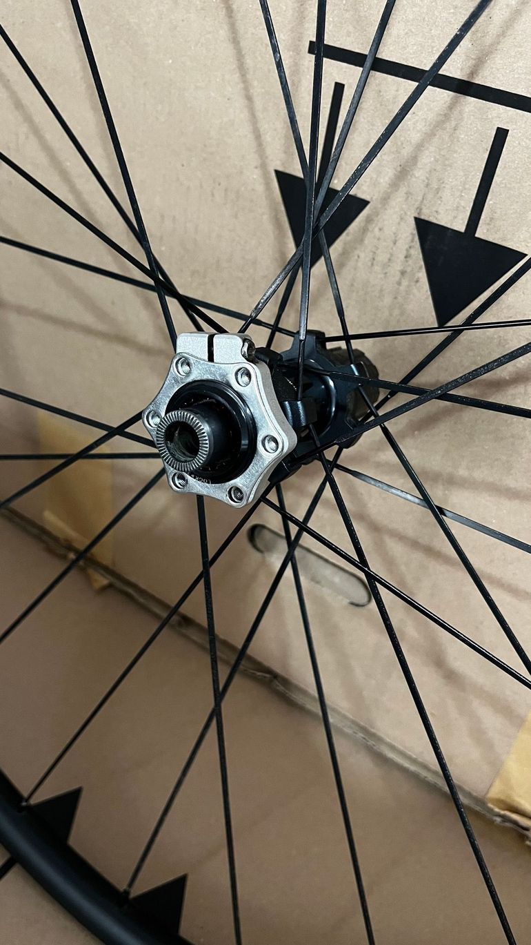 Used Shimano RS370 2017 bike — image 4 of 9