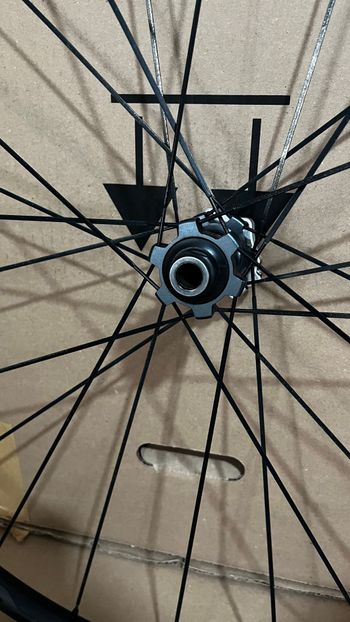Used Shimano RS370 2017 bike — image 8 of 9