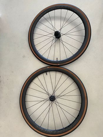 Used Bontrager Aeolus Elite 35 2025 bike — image 1 of 4