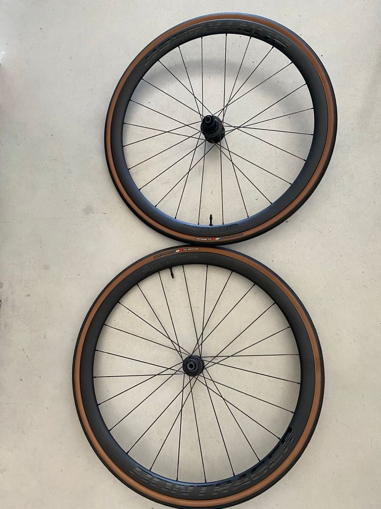 Used Bontrager Aeolus Elite 35 2025 bike — image 1 of 4