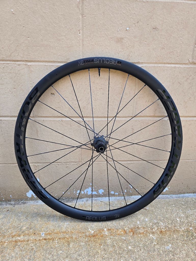 Used Bontrager Aeolus Pro 3V 2022 bike — image 3 of 9