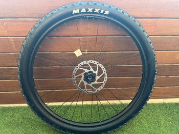 Stans Notubes Stan's NoTubes Crest D, 32h, bike usato — immagine 1 di 5