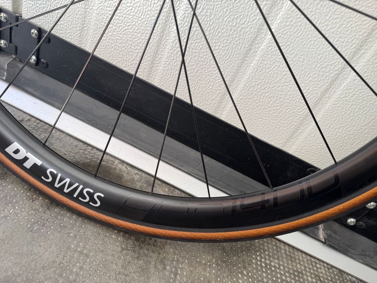 Used Dt Swiss 1400 SPLINE DISC 2022 bike — image 2 of 6
