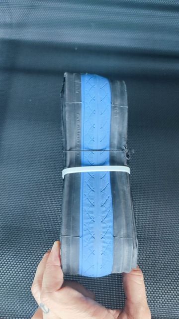 Tweedehands Vittoria zaffiro pro 2022 Tyres & Tubes