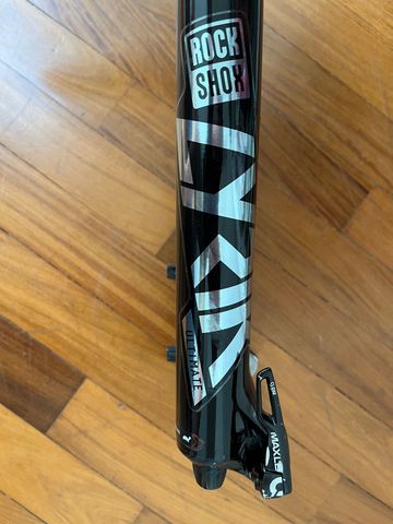 Tweedehands Rock Shox lyrik rc2 2024 bike — afbeelding 2 van 6