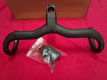 Tweedehands Syncros Creston IC SL carbono integrado 2025 Cockpit