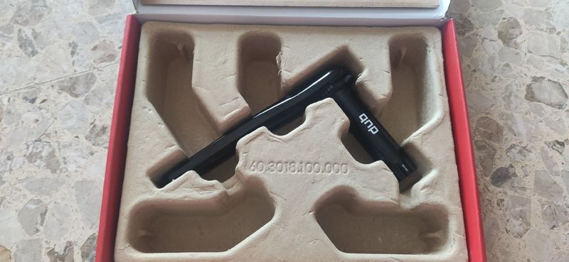 Used Sram Rival 2022 Drivetrain & Pedals