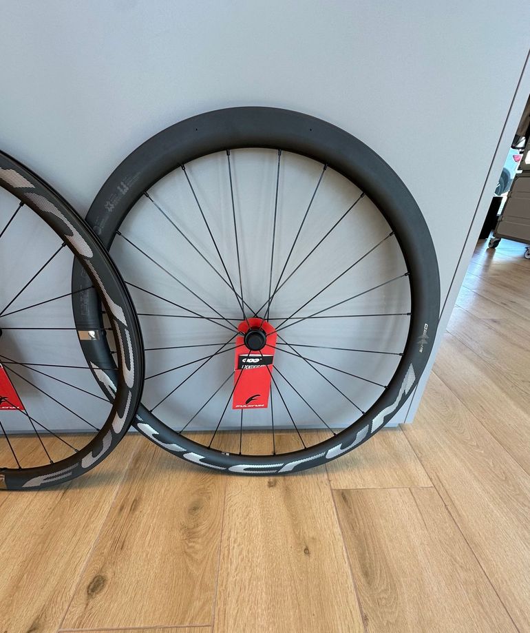Tweedehands Fulcrum Speed 42 team 2025 bike — afbeelding 3 van 3