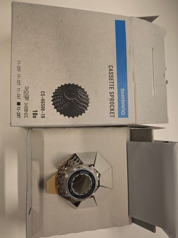 Tweedehands Shimano CS-HG500-10 2025 Drivetrain & Pedals