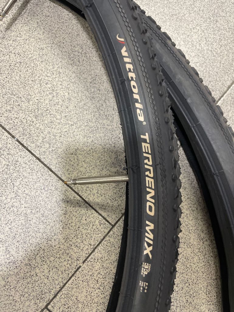 Used Vittoria Terreno mix 2025 bike — image 2 of 4