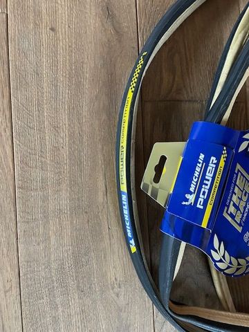 Used Michelin Power competition 2025 bike — image 2 of 2