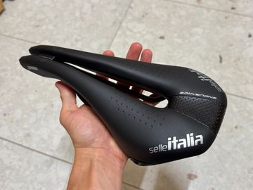 Tweedehands Selle Italia NOVUS SuperFlow Endurance TM S 138mm 2025 Saddles & Seatposts
