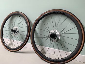Używany Bontrager Aeolus Elite 35 2025 Wheels