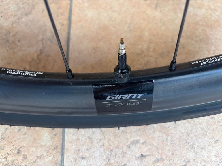 Brugt Giant SRL2 36 Disc 2024 bike — billede 5 af 8