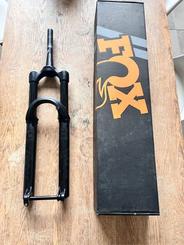 Tweedehands Fox 38 elite grip x2 2025 bike — afbeelding 3 van 5
