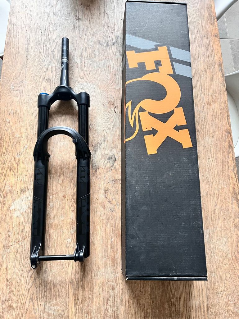 Tweedehands Fox 38 elite grip x2 2025 bike — afbeelding 3 van 5