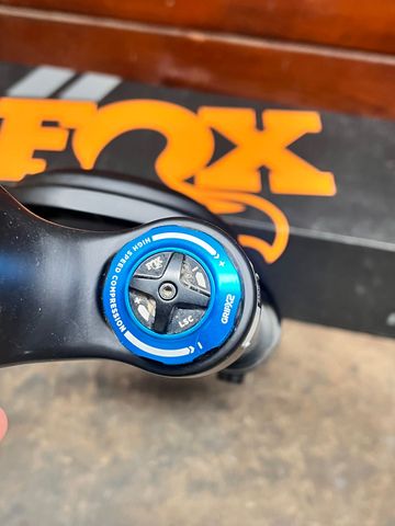 Tweedehands Fox 38 elite grip x2 2025 bike — afbeelding 4 van 5