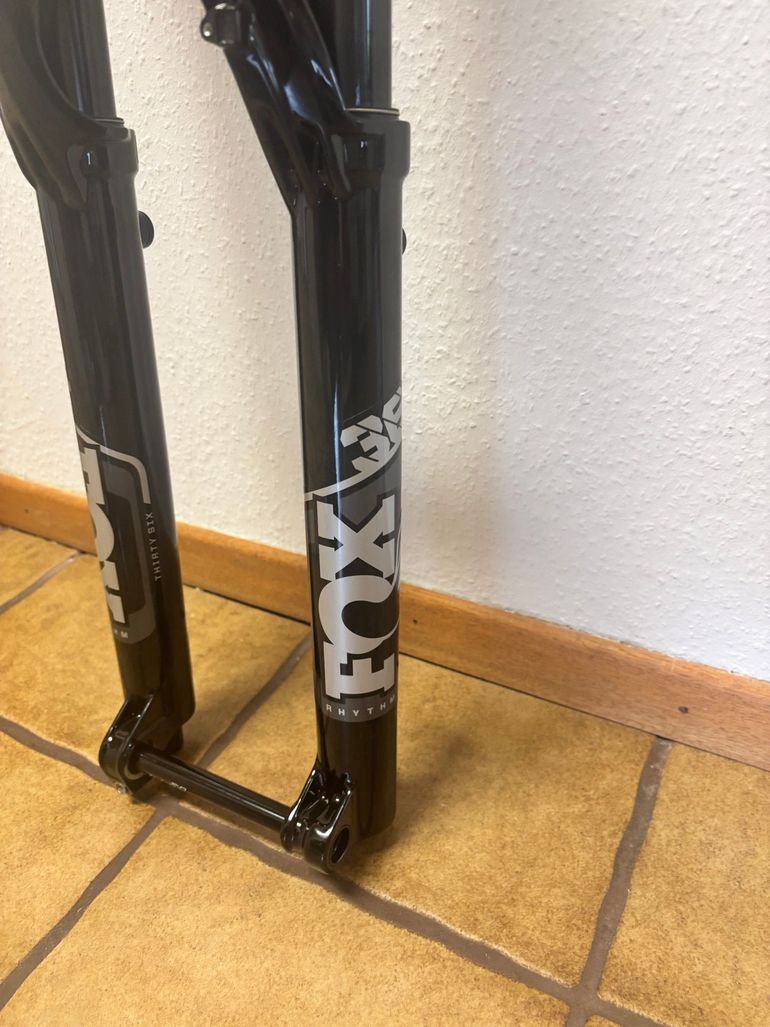 Tweedehands Fox Float 36 Rhythm Federgabel 2025 bike — afbeelding 2 van 5