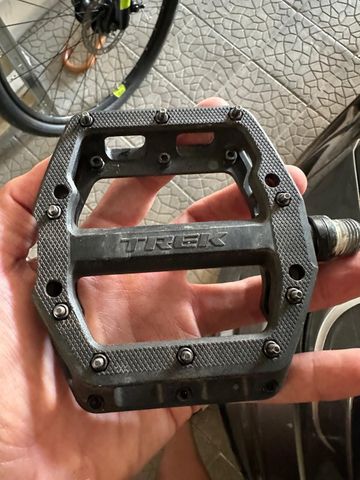 Tweedehands Trek line elite pedal 2024 bike — afbeelding 2 van 2