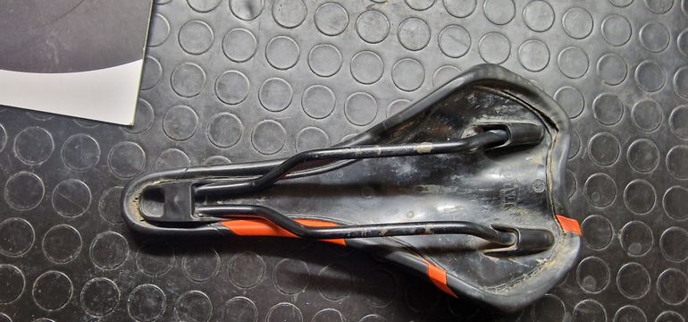 Used Sella Italia x3 2020 bike — image 4 of 4