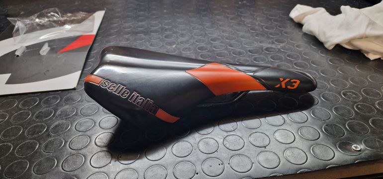 Used Sella Italia x3 2020 bike — image 2 of 4