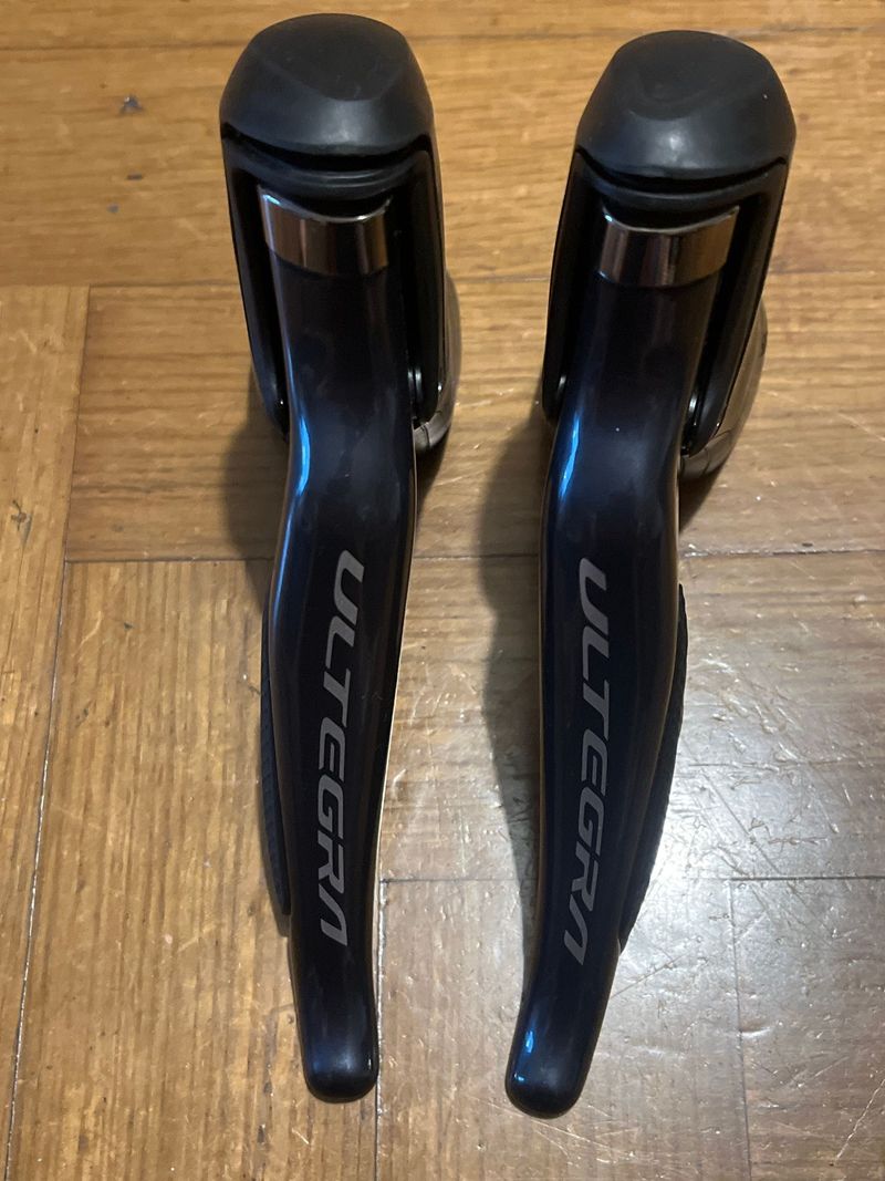 Used Shimano Ultegra ST-R8050 2022 Drivetrain & Pedals