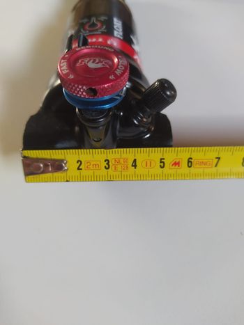Tweedehands Fox Factory Float, smorzatore a 2 posizioni RE:aktiv XC (con nuovo comando da remoto push-to-unlock), 6, 5"x1, 5" 2019 Rear Suspension