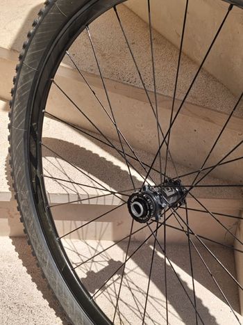 Used Syncros carbon 27.5 2015 bike — image 5 of 13
