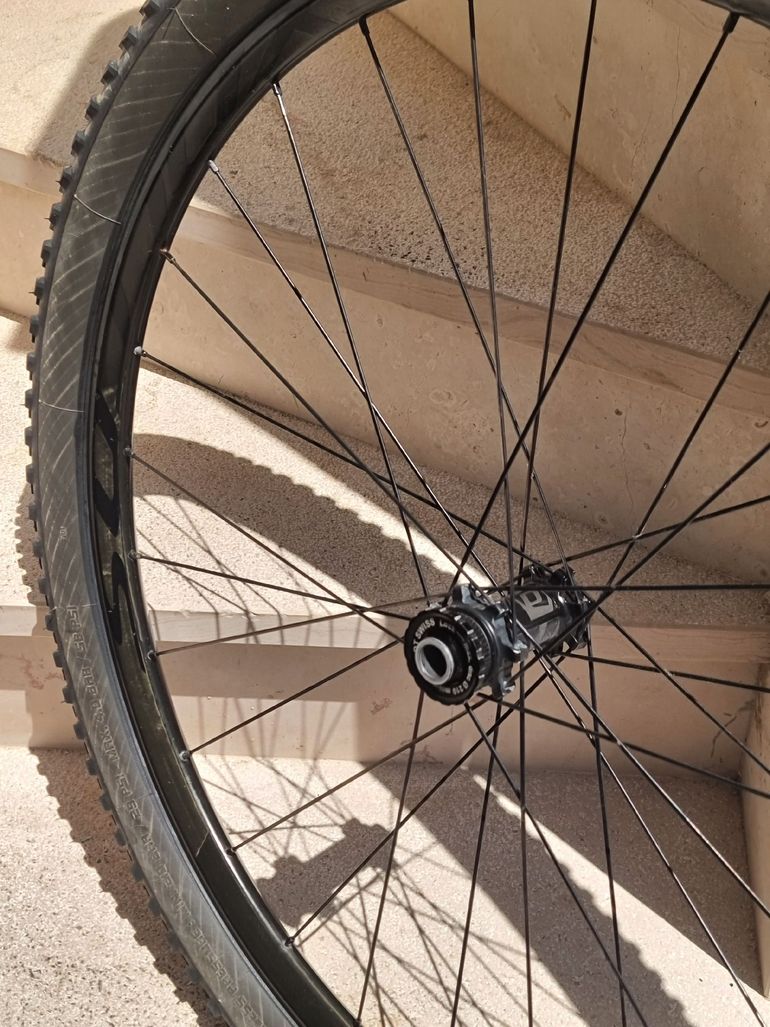 Used Syncros carbon 27.5 2015 bike — image 5 of 13