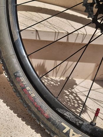 Used Syncros carbon 27.5 2015 bike — image 12 of 13