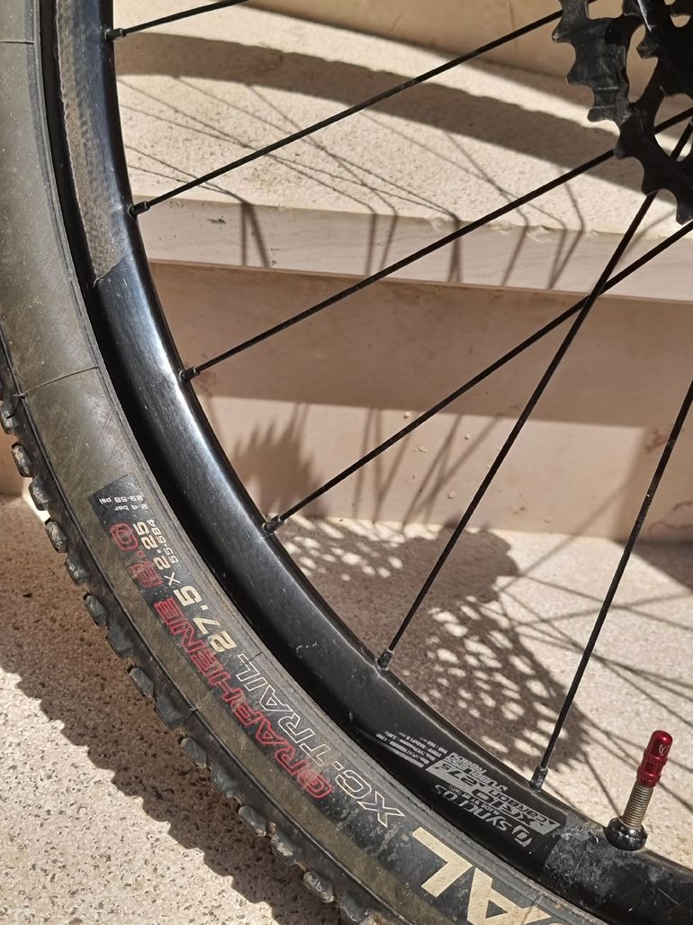 Used Syncros carbon 27.5 2015 bike — image 12 of 13