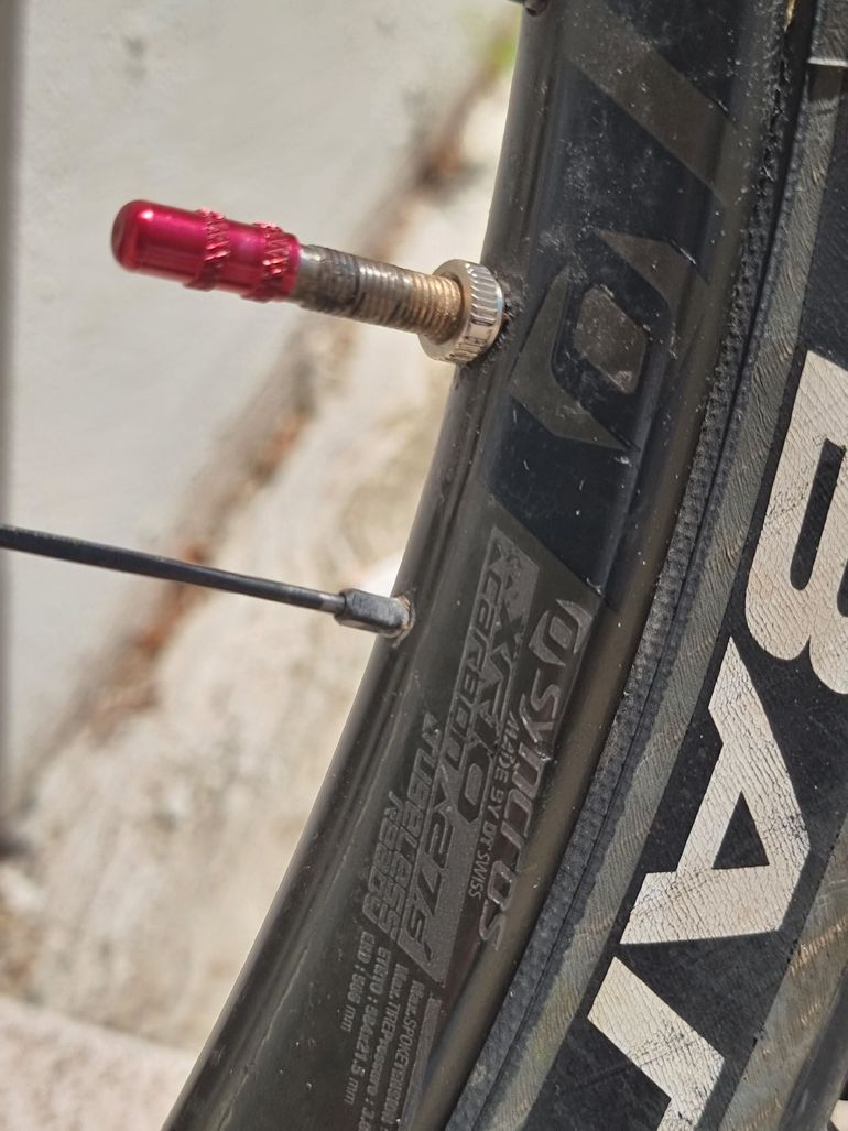 Used Syncros carbon 27.5 2015 bike — image 7 of 13