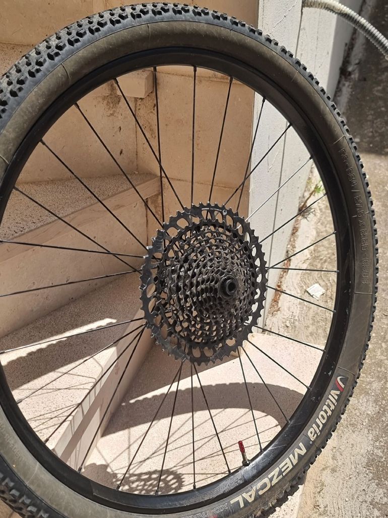 Used Syncros carbon 27.5 2015 bike — image 13 of 13