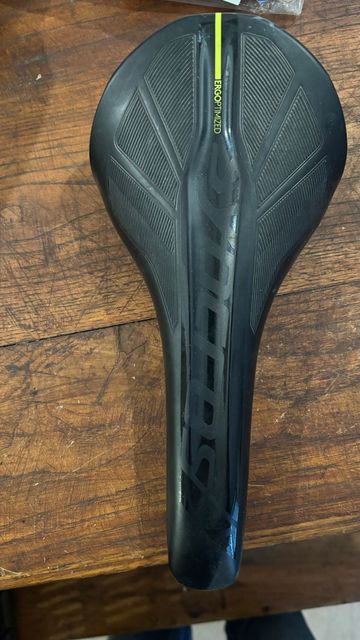 Used Syncros ergo optimized in carbon fiber 2022 Saddles & Seatposts