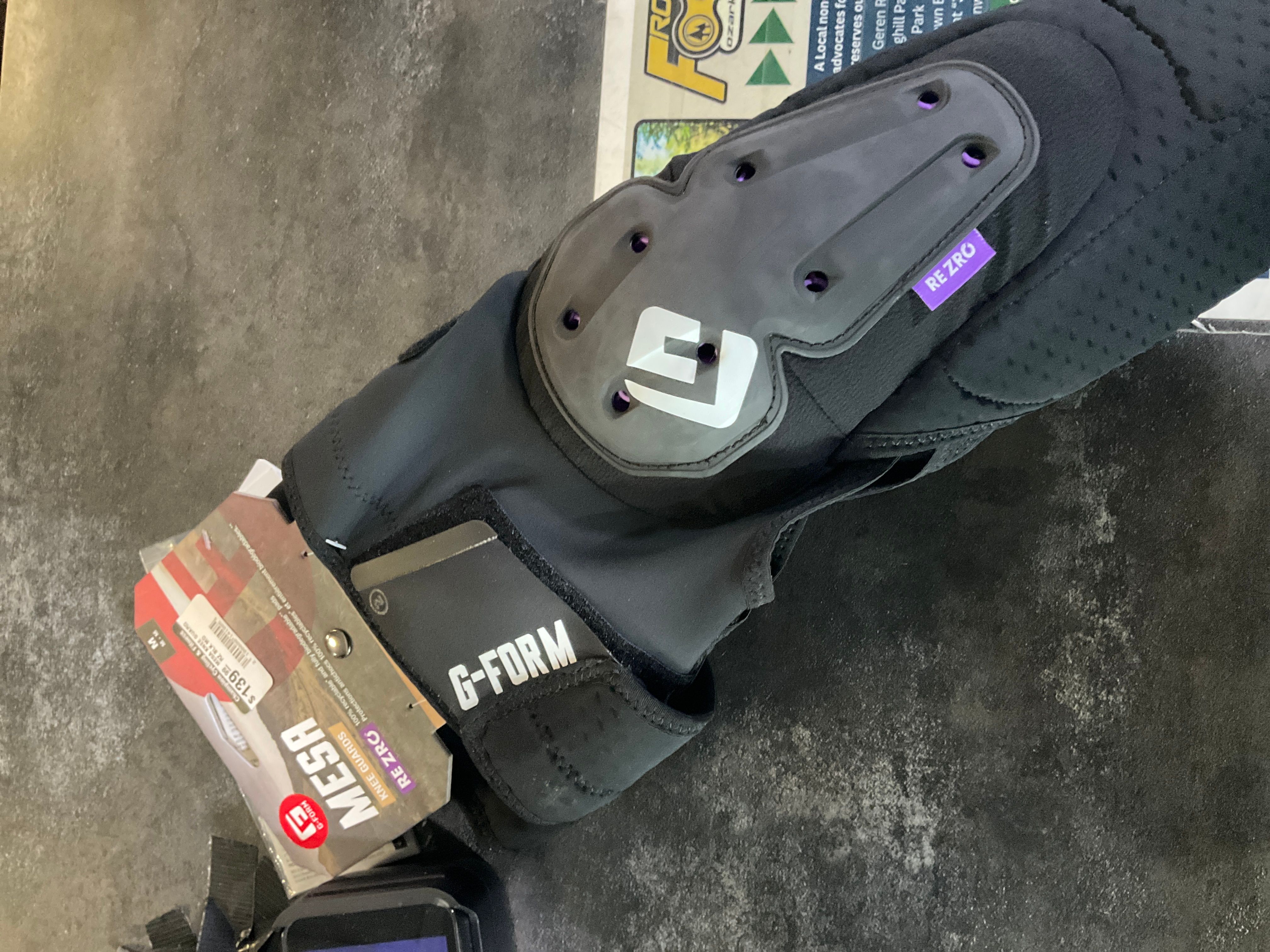 G-Form Mesa Knee Guards 2024 display picture 1