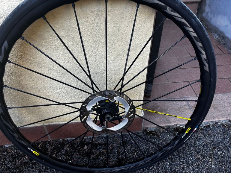 Used Mavic ksypium pro ust 2021 bike — image 2 of 6