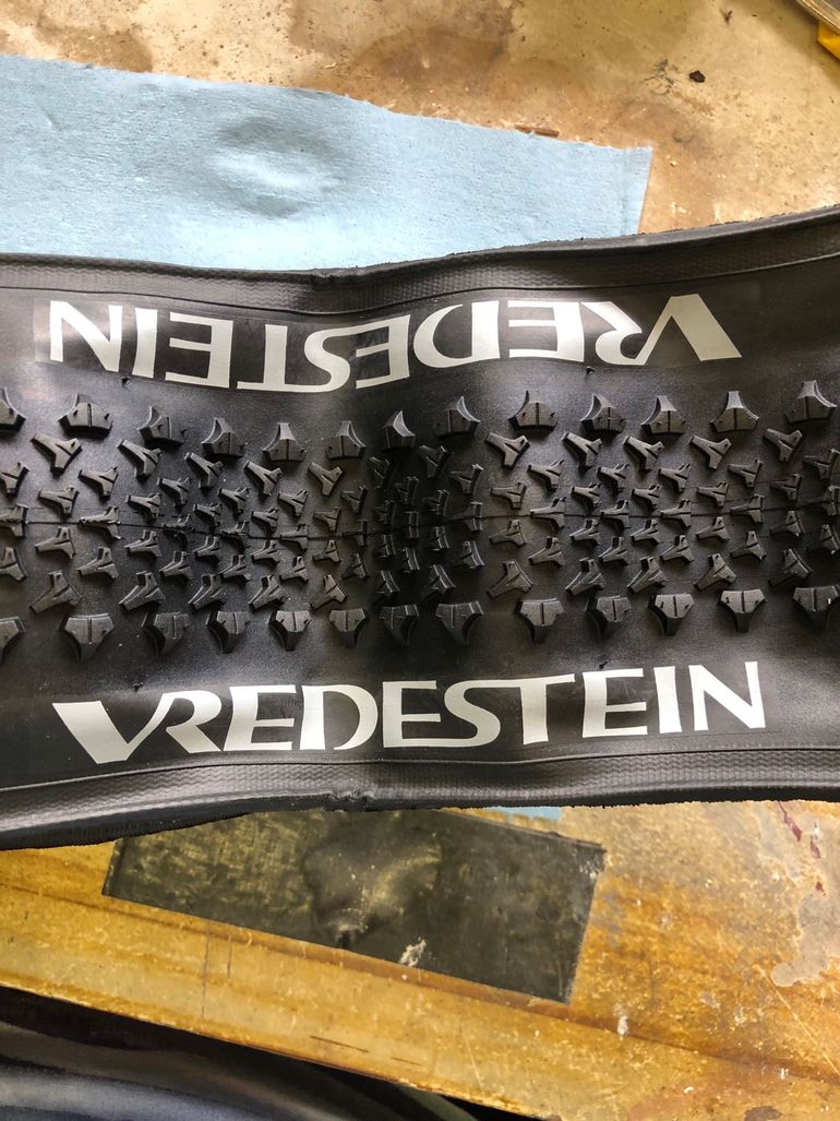 Used VREDESTEIN spotted cat bike — image 1 of 4