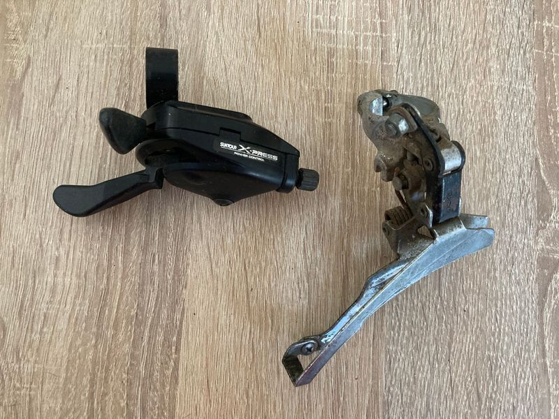 Sr Suntour Triple Drivetrain & Pedals d'occasion