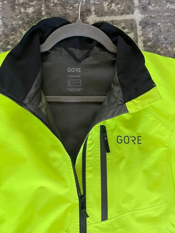 Used Gorewear Gore Tex Paclite 2024 bike — image 4 of 7