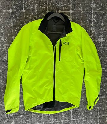 Used Gorewear Gore Tex Paclite 2024 bike — image 1 of 7