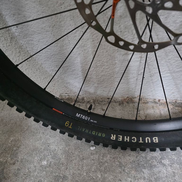 Used Shimano MT601 2022 bike — image 3 of 7