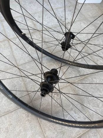Used Bontrager Paradigm Comp 25 2024 bike — image 2 of 11