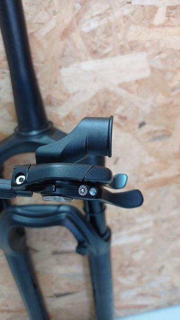 Used Fox 32 Float Rhythm 29 Boost 15×110 100mm Grip 3 Tapered Remote 2024 bike — image 9 of 11