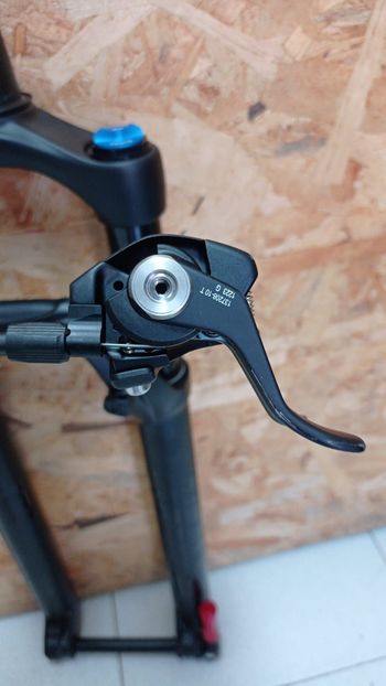 Used Fox 32 Float Rhythm 29 Boost 15×110 100mm Grip 3 Tapered Remote 2024 bike — image 10 of 11