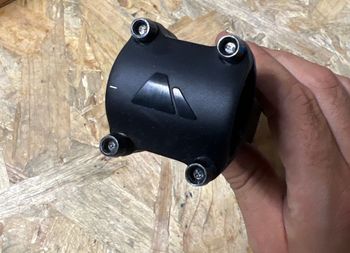 Used Canyon V15 2022 bike — image 2 of 4