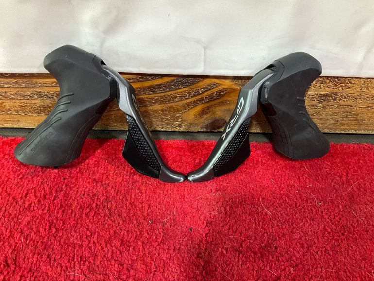 Used Shimano GRX RX-810 2022 bike — image 1 of 13